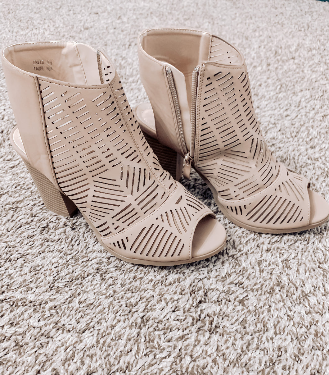 Dream On booties- Taupe